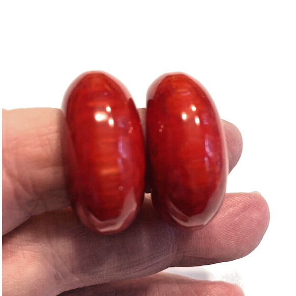 Vintage Clip On Earrings Faux Hoops Cherry Red Lucite Swirl Mod 1960’s Fashion - Picture 3 of 7
